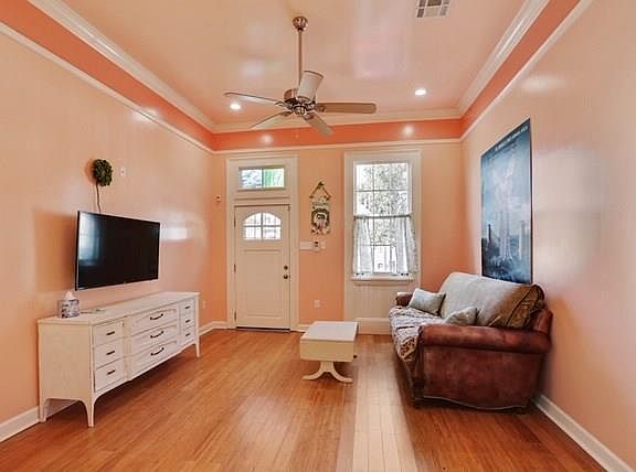 3rd image of 2735 Orleans Ave