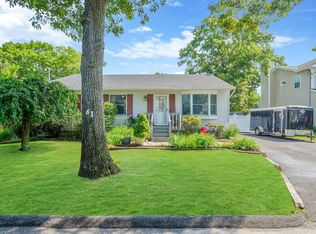 61 Misty Rd, Rocky Point, NY 11778