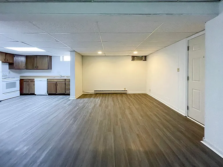 1924 W Jackson St #9 — Photo 4