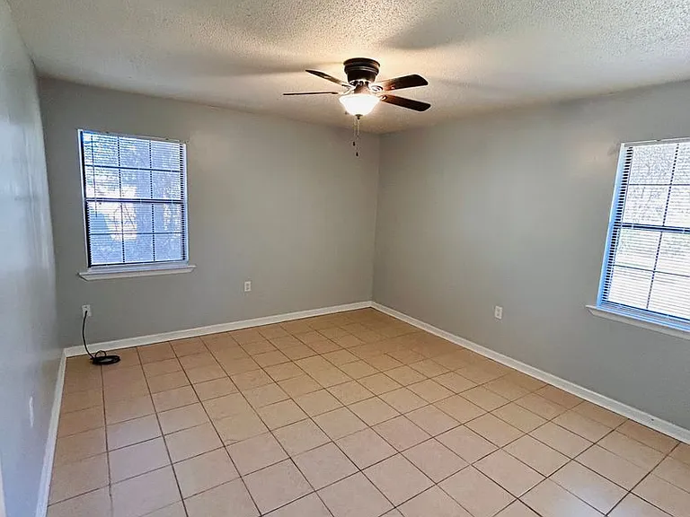 1020 Bacon Rd — Photo 13