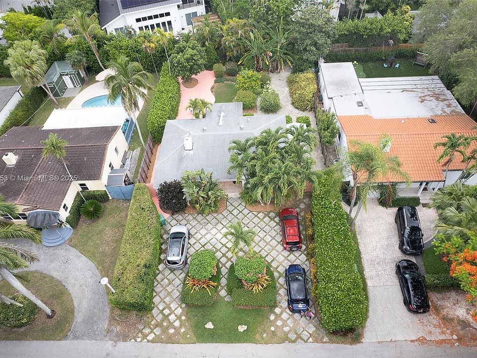 2nd image of 4245 Braganza Ave