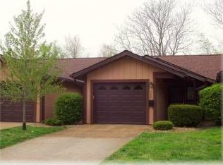 905 Westwood Vlg, Maryville, IL