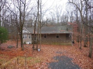151 Kirkham Rd, Bushkill, PA 18324