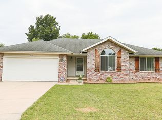 3093 S Overhill Ct, Springfield, MO 65807