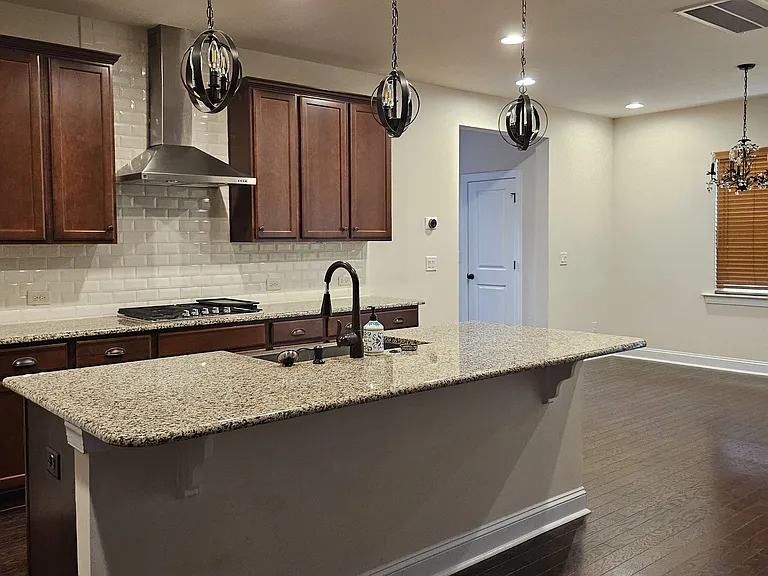 1140 Premier Key Dr — Photo 32
