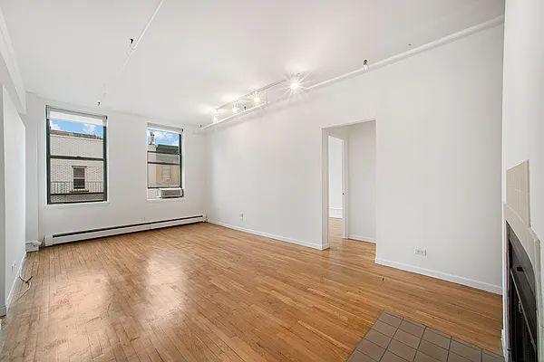 Rented by The Royse Group | media 2