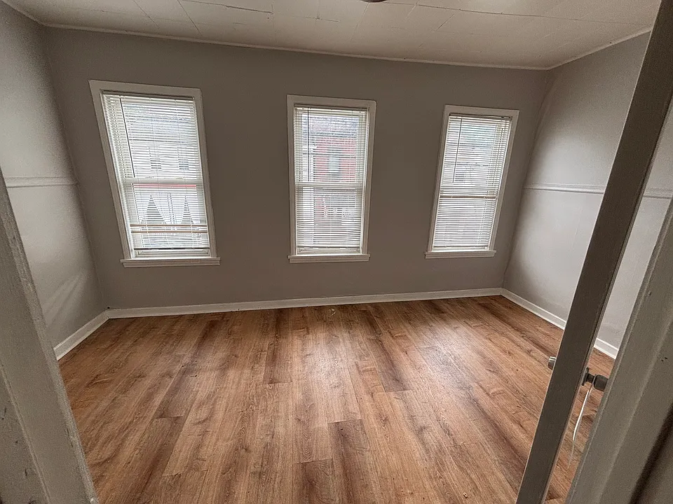 527 North Ave #2