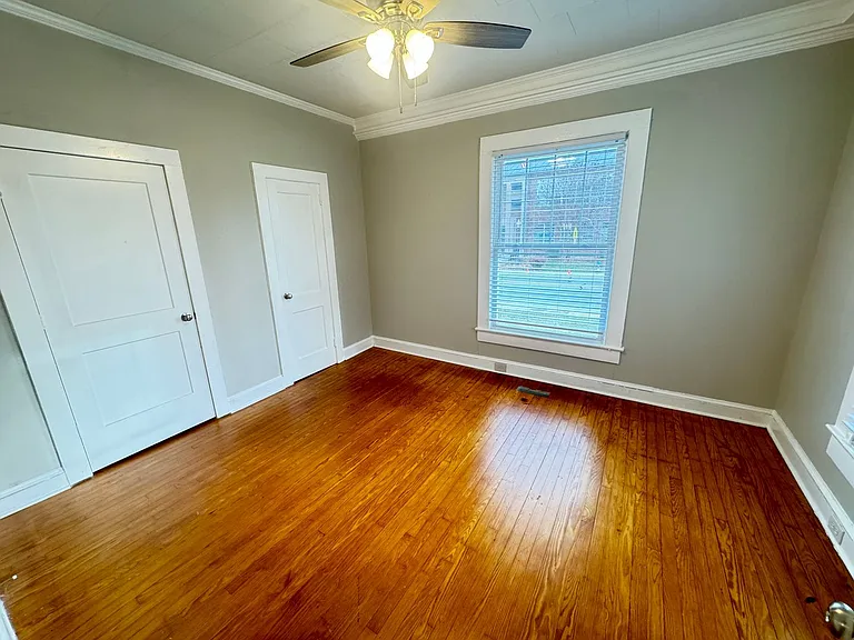 215 W Rice St — Photo 9