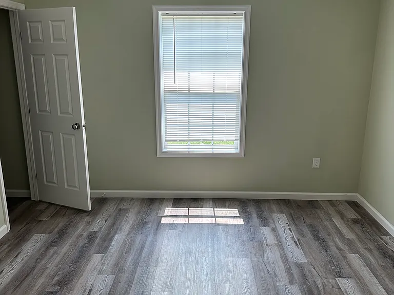 114 N Camden Ave — Photo 9