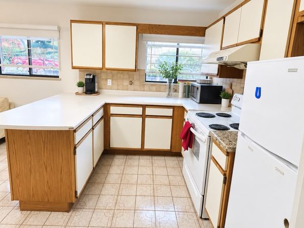 2 bedroom rental in Burnaby — photo 3