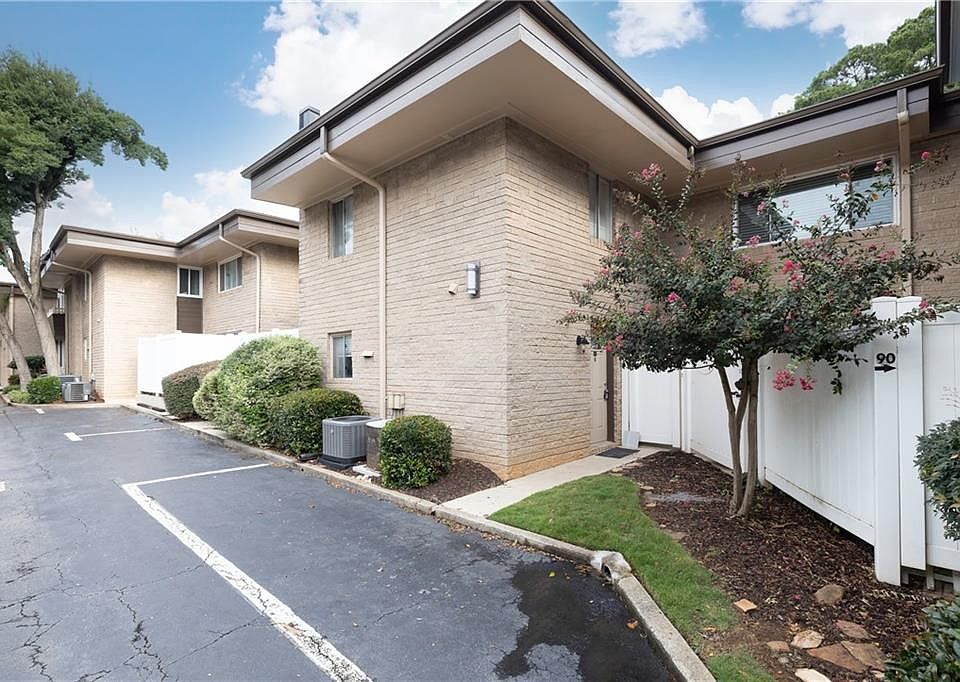 1st image of 346 Carpenter Dr APT 88