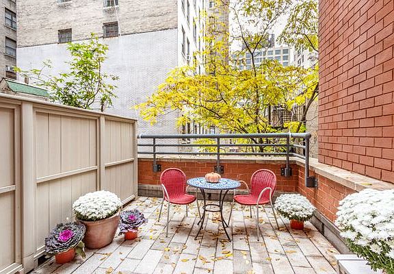 3rd image of 250 W 89th St APT 2D