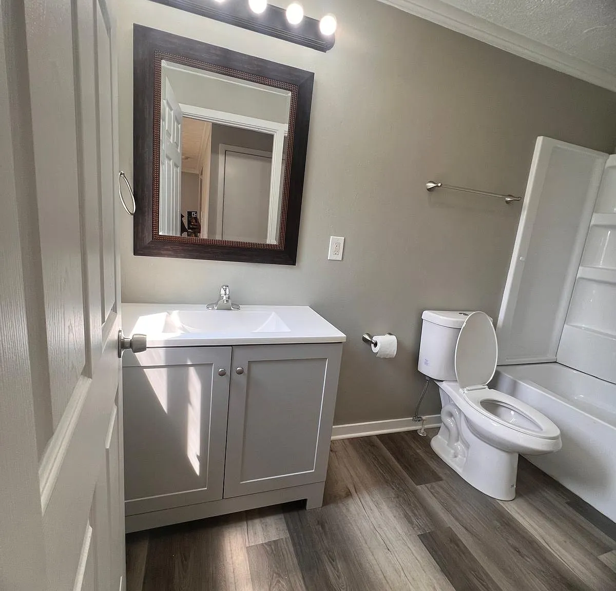 2 bed, 1217 sqft, $1,550 — Photo 2