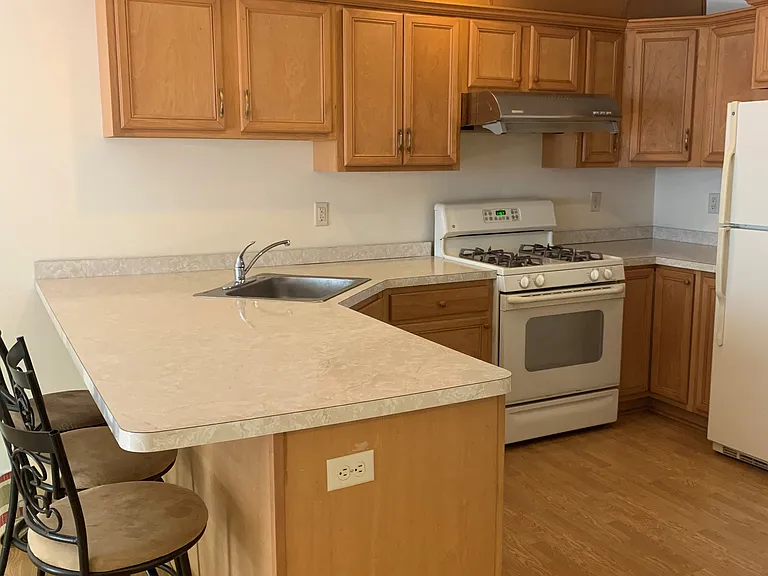 158 Summit St #158 — Photo 4