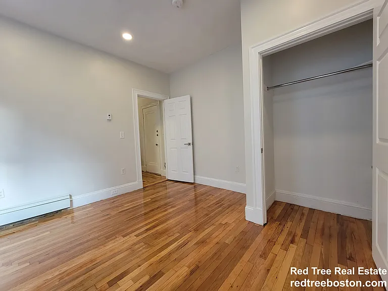 109 Strathmore Rd #9 — Photo 8