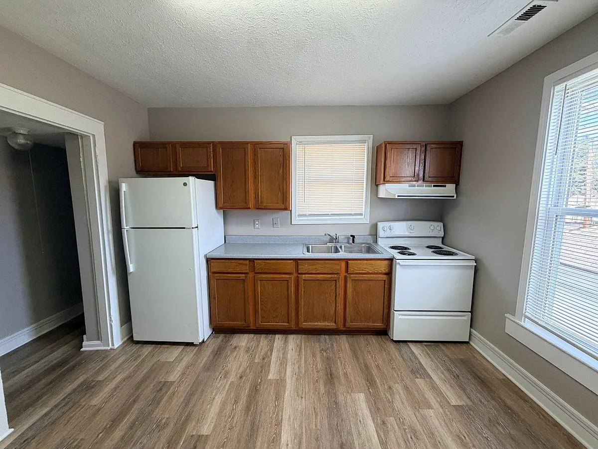 Building Photo - 1307 E Market St #2