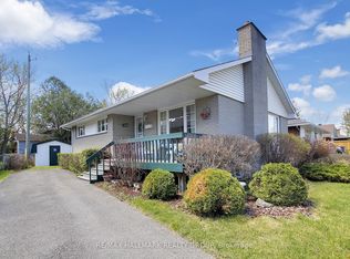 1320 Rustic Dr, Ottawa, ON K2C 2Y1