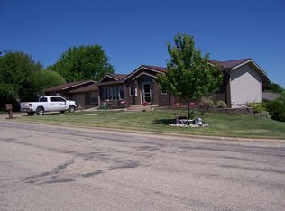 302 W Parry St, Dodgeville, WI