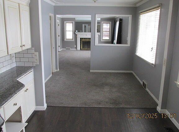 5th image of 2589 Lake Michigan Dr NW