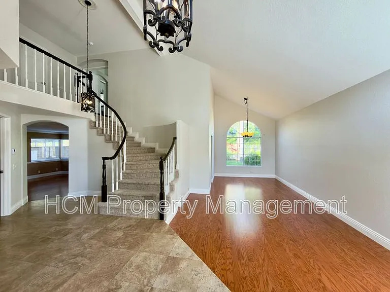 26796 Baronet — Photo 4
