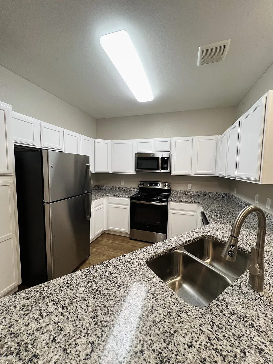 Building Photo - 315 Willow Grove Way #817