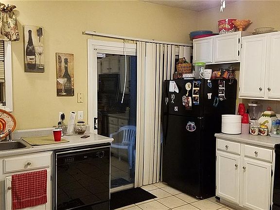 2nd image of 145 Grosvenor Ave