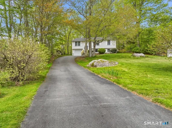 161 Deerfield Ridge Drive, Groton, CT 06355