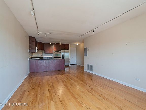 3rd image of 6400 N Sacramento Ave APT 201
