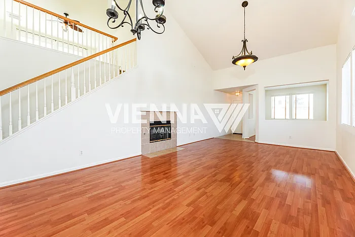 2856 Cardinal Dr — Photo 3
