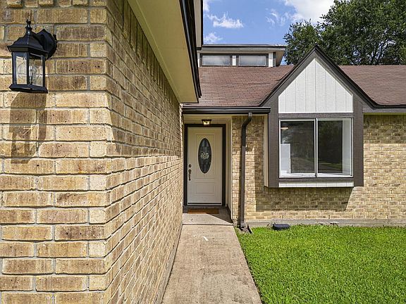 3rd image of 16723 Quail Meadow Dr