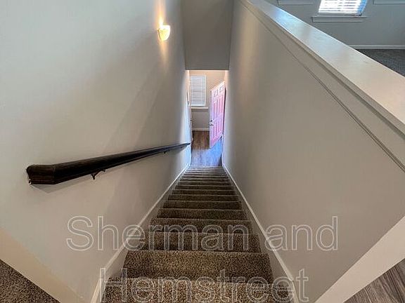 4th image of 2040 Lotus Dr
