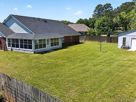 5th image of 1602 Cottonwood Dr
