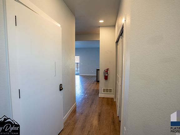 4th image of 670 Badger Ln