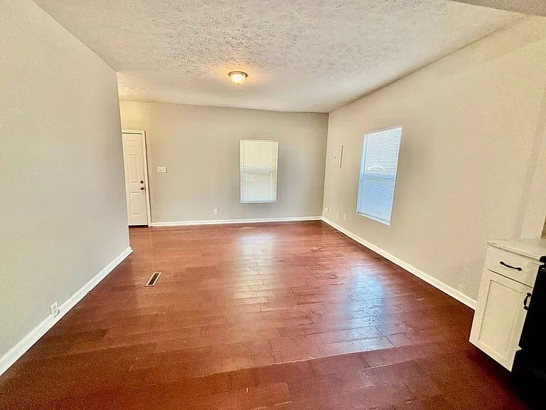 111 Marne Ave — Photo 10