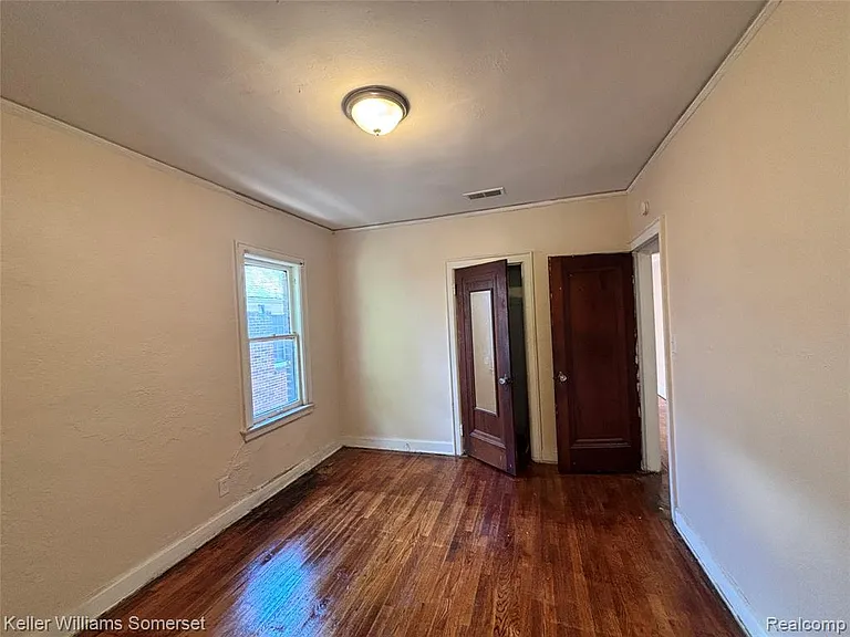 17606 Roselawn St — Photo 9
