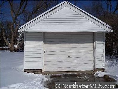 2nd image of 1461 Belmont Ln E