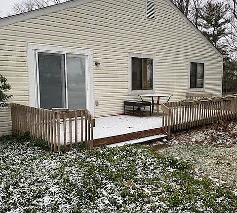 3rd image of 57 Strawberry Ln