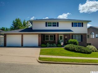 520 Heritage Dr, Dubuque, IA 52003
