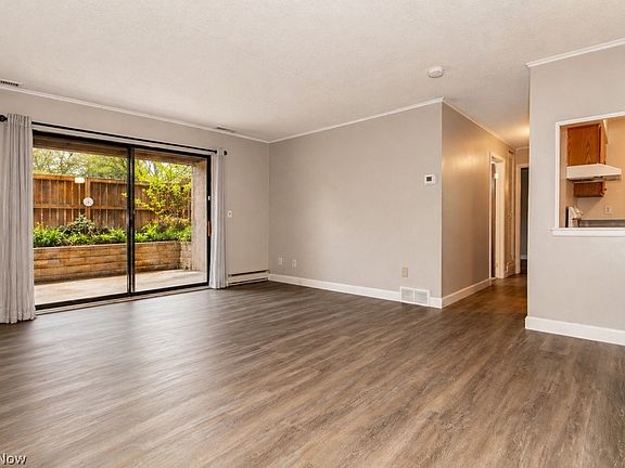 3rd image of 9956 Johnnycake Ridge Rd APT N3