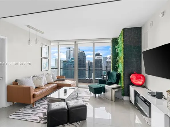 92 SW 3rd St APT 4702, Miami, FL 33130