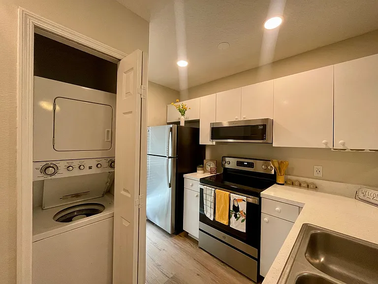 Village Park Townhomes | 2 & 3 Bedroom Apartments in Lady Lake, FL — Photo 78