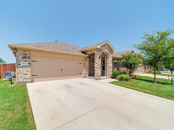 2nd image of 7912 Mosspark Ln