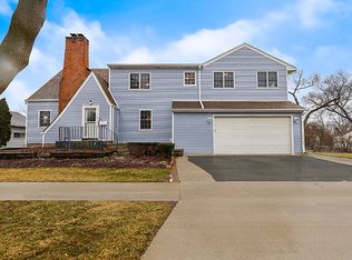 345 Woodbridge St, Des Plaines, IL 60016