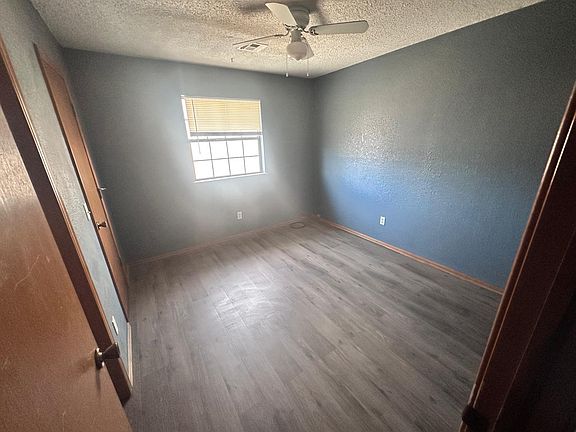 4th image of 1411 N Rockwell Ave