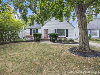 2300 College Ave SE, Grand Rapids, MI, 49507