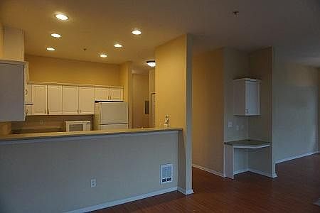 5th image of 12224 NE 8th St APT 308