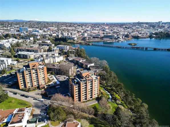 103 Gorge Rd E #306, Victoria, BC V9A 6Z2