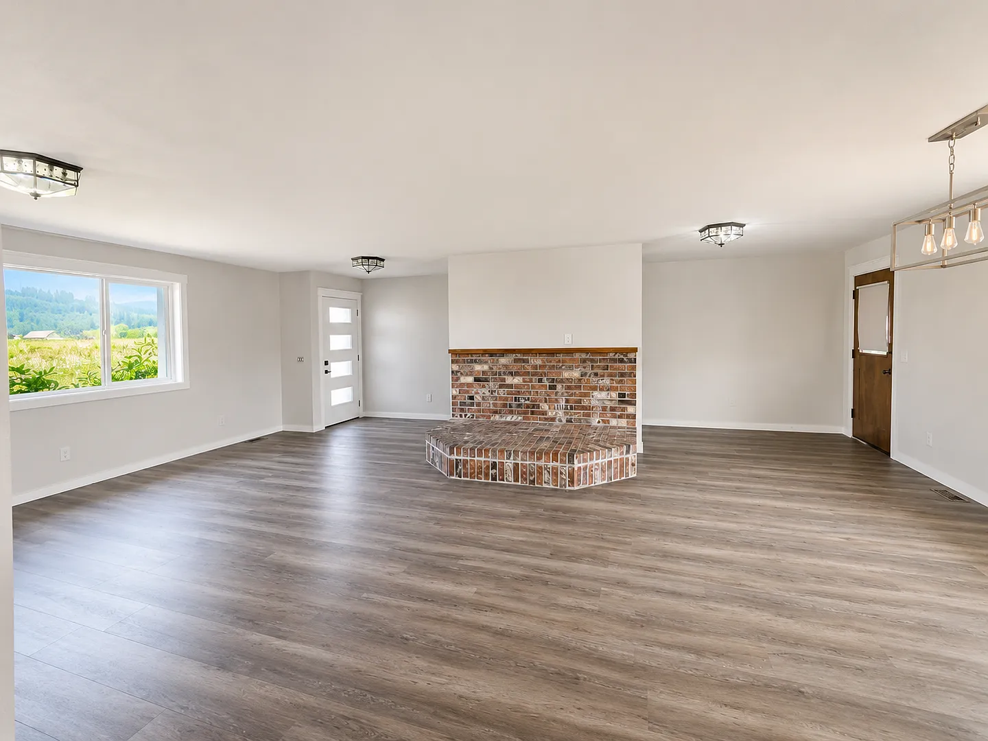 Renovated Tenino Home with Barn, Pasture & Bonus Room — Photo 2