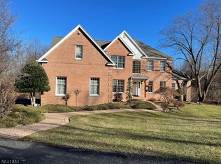 5 Noble Ct, Long Valley, NJ 07853