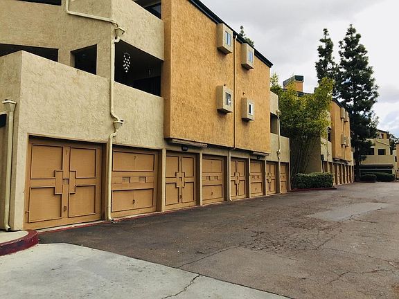 3rd image of 9760 Mesa Springs Way Unit 36